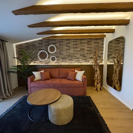 Urban Gem In The Heart Of Naoussa A Stylish Escape Apartment Naousa  ภายนอก รูปภาพ