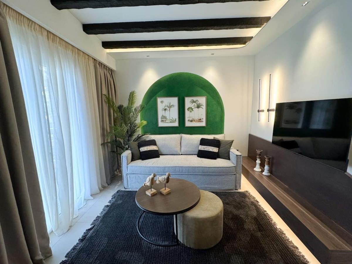 Urban Gem In The Heart Of Naoussa A Stylish Escape Apartment Naousa  ภายนอก รูปภาพ