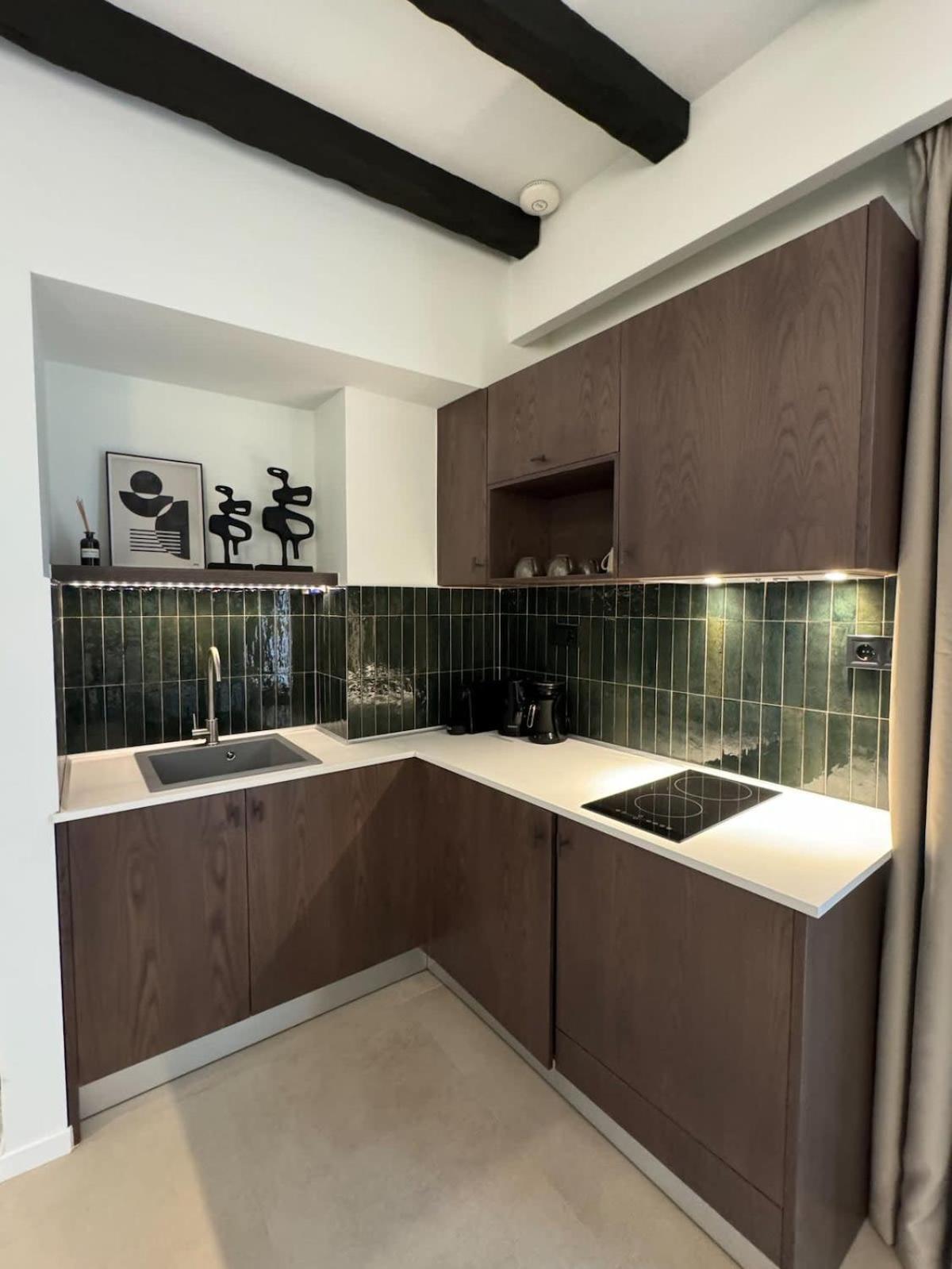 Urban Gem In The Heart Of Naoussa A Stylish Escape Apartment Naousa  ภายนอก รูปภาพ