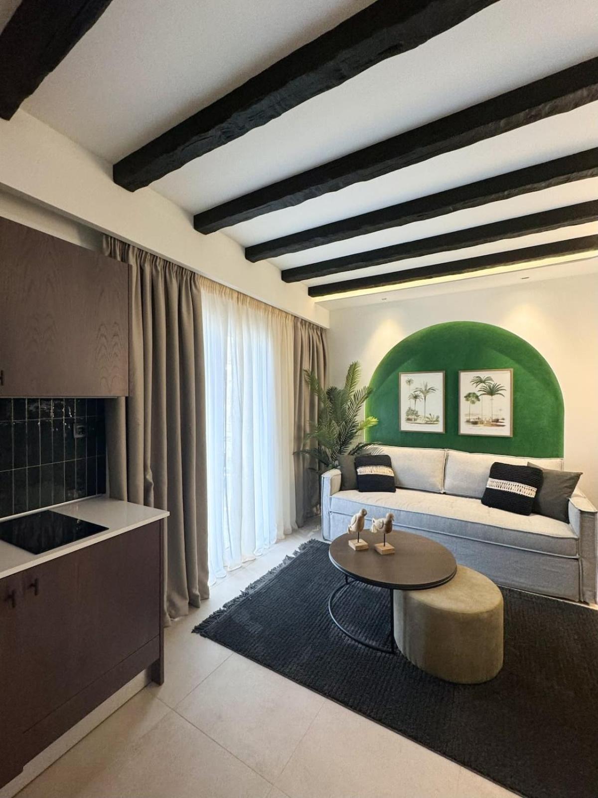 Urban Gem In The Heart Of Naoussa A Stylish Escape Apartment Naousa  ภายนอก รูปภาพ