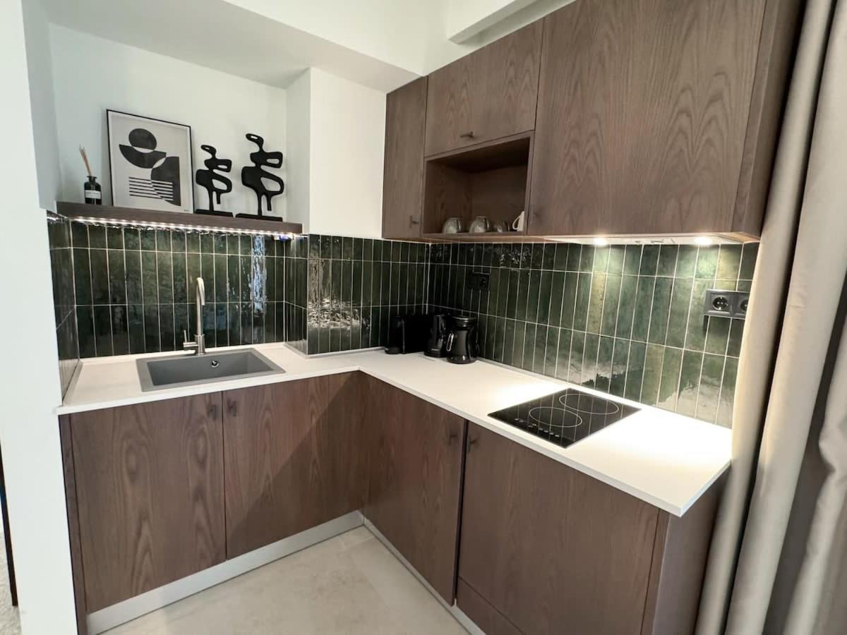 Urban Gem In The Heart Of Naoussa A Stylish Escape Apartment Naousa  ภายนอก รูปภาพ