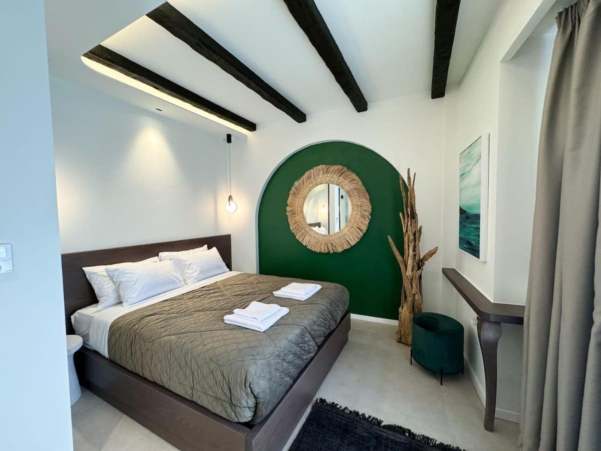 Urban Gem In The Heart Of Naoussa A Stylish Escape Apartment Naousa  ภายนอก รูปภาพ