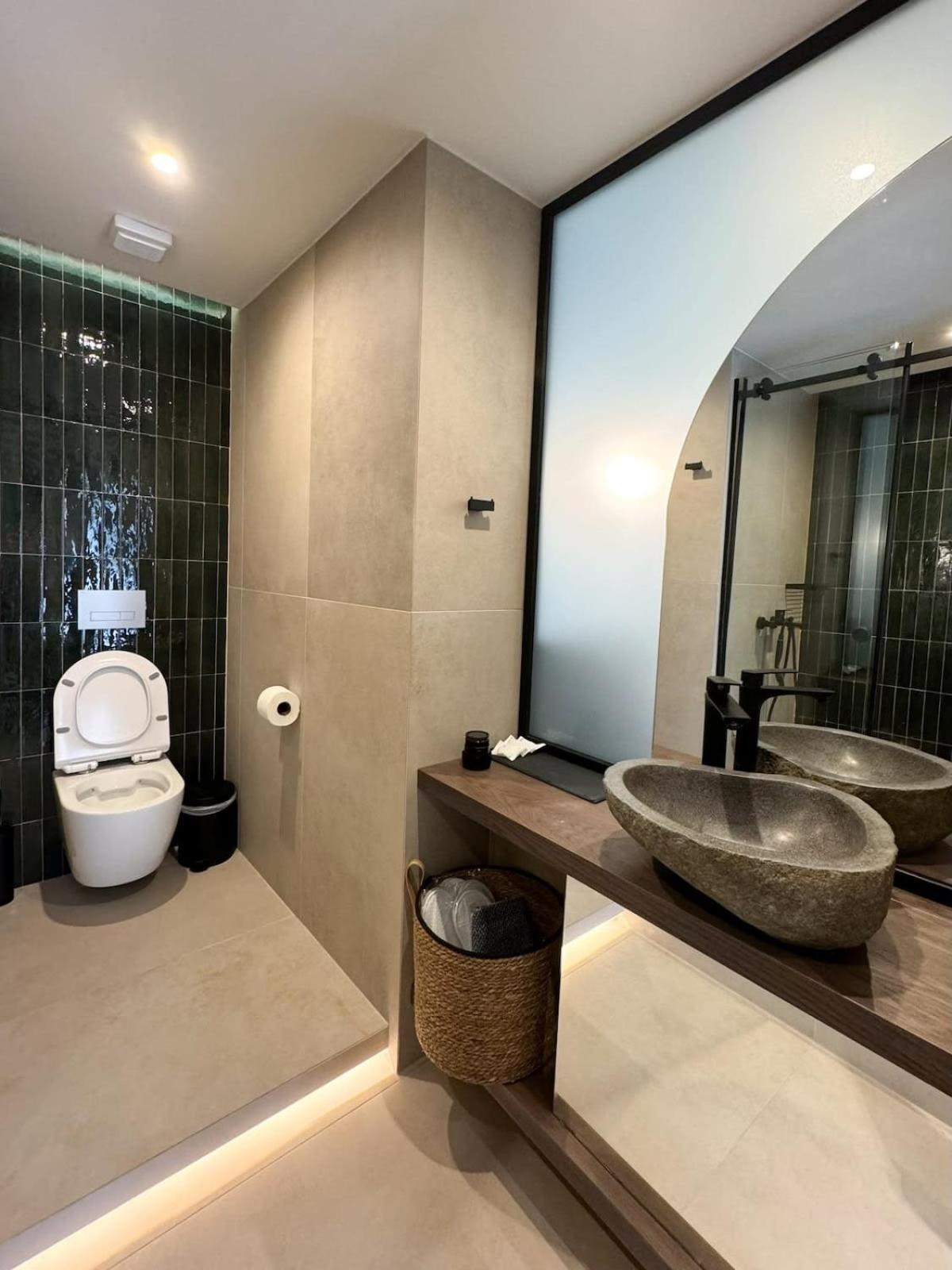 Urban Gem In The Heart Of Naoussa A Stylish Escape Apartment Naousa  ภายนอก รูปภาพ