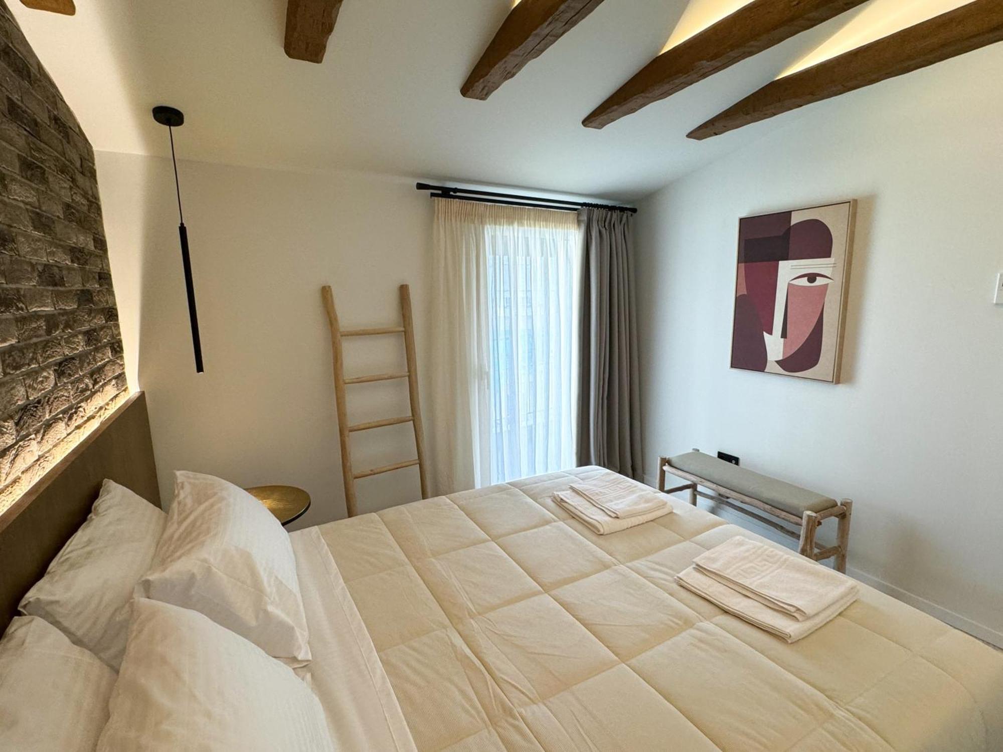 Urban Gem In The Heart Of Naoussa A Stylish Escape Apartment Naousa  ภายนอก รูปภาพ