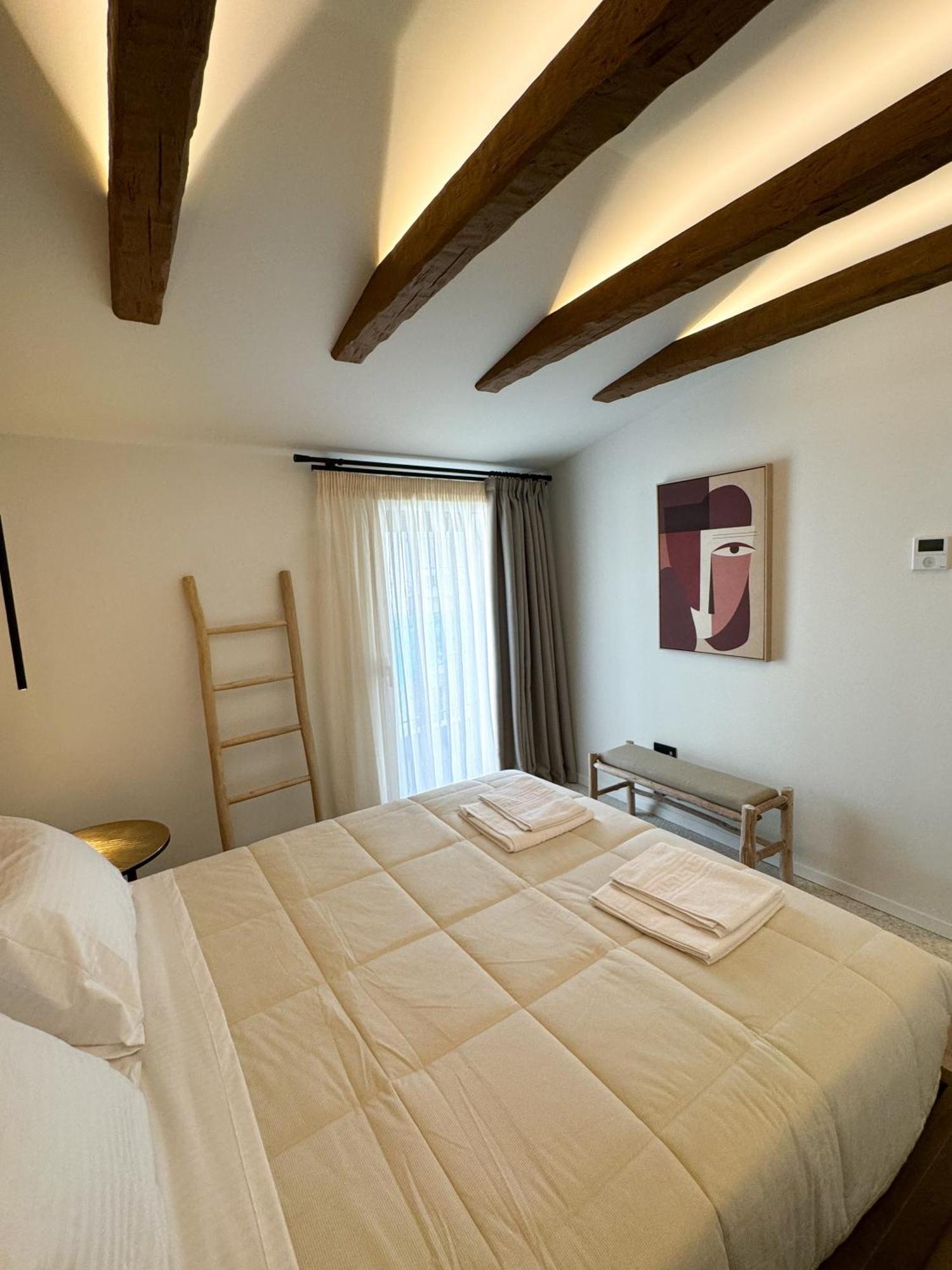 Urban Gem In The Heart Of Naoussa A Stylish Escape Apartment Naousa  ภายนอก รูปภาพ