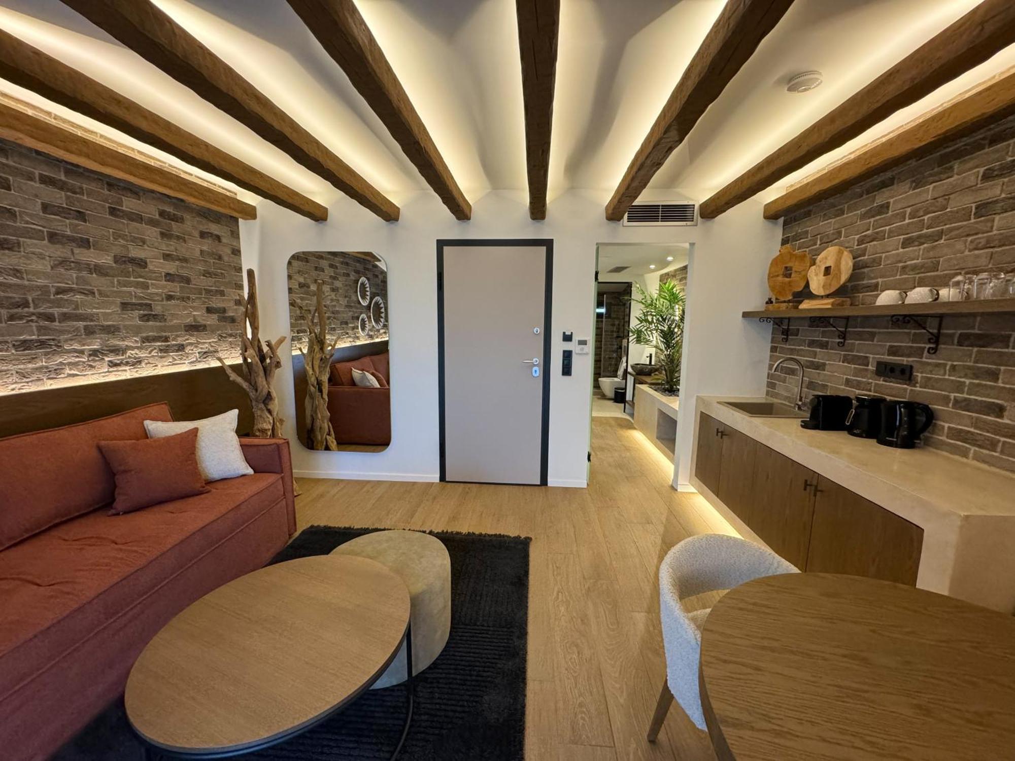 Urban Gem In The Heart Of Naoussa A Stylish Escape Apartment Naousa  ภายนอก รูปภาพ