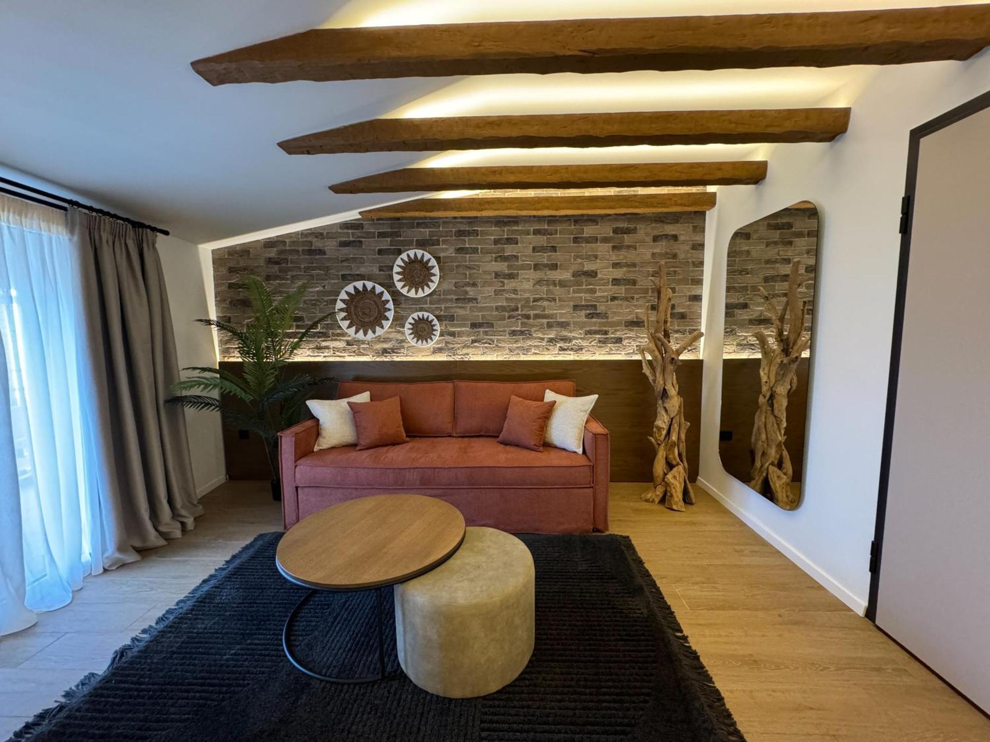 Urban Gem In The Heart Of Naoussa A Stylish Escape Apartment Naousa  ภายนอก รูปภาพ