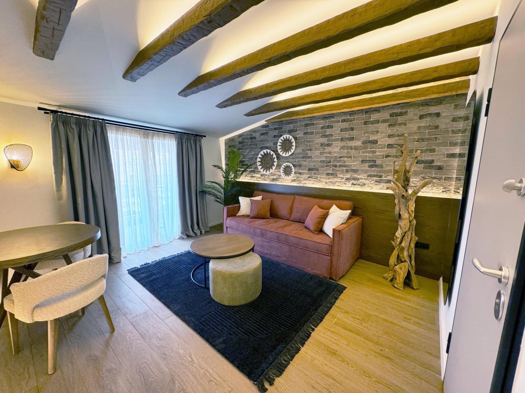 Urban Gem In The Heart Of Naoussa A Stylish Escape Apartment Naousa  ภายนอก รูปภาพ
