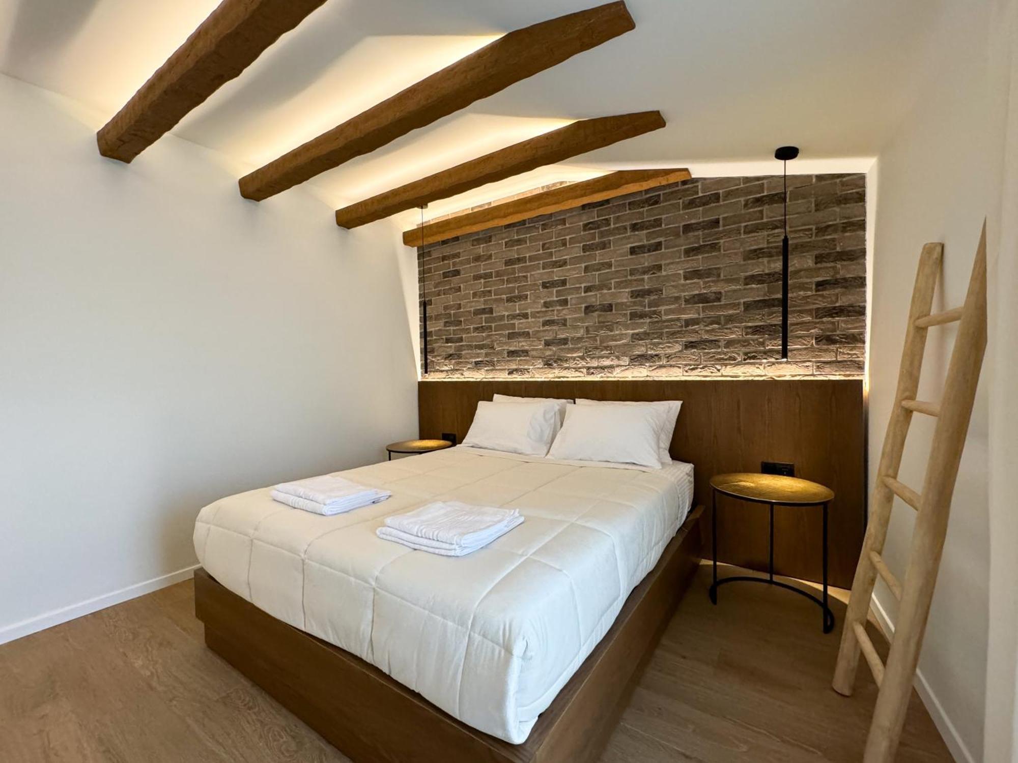 Urban Gem In The Heart Of Naoussa A Stylish Escape Apartment Naousa  ภายนอก รูปภาพ