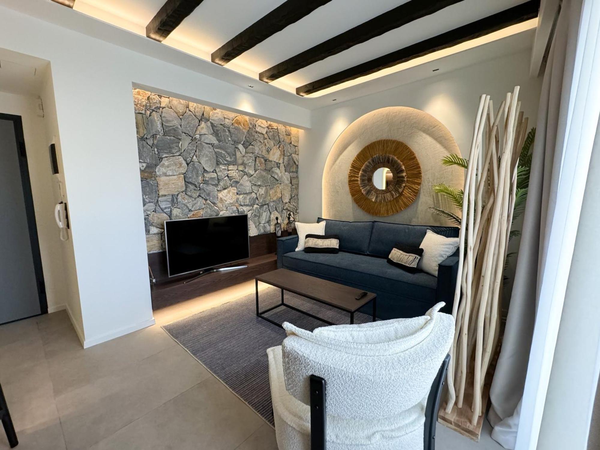 Urban Gem In The Heart Of Naoussa A Stylish Escape Apartment Naousa  ภายนอก รูปภาพ