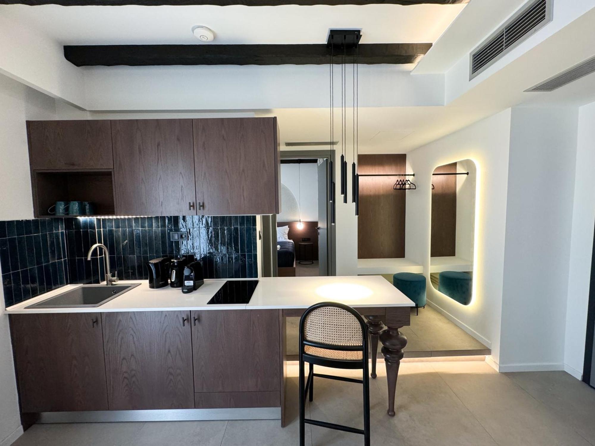 Urban Gem In The Heart Of Naoussa A Stylish Escape Apartment Naousa  ภายนอก รูปภาพ